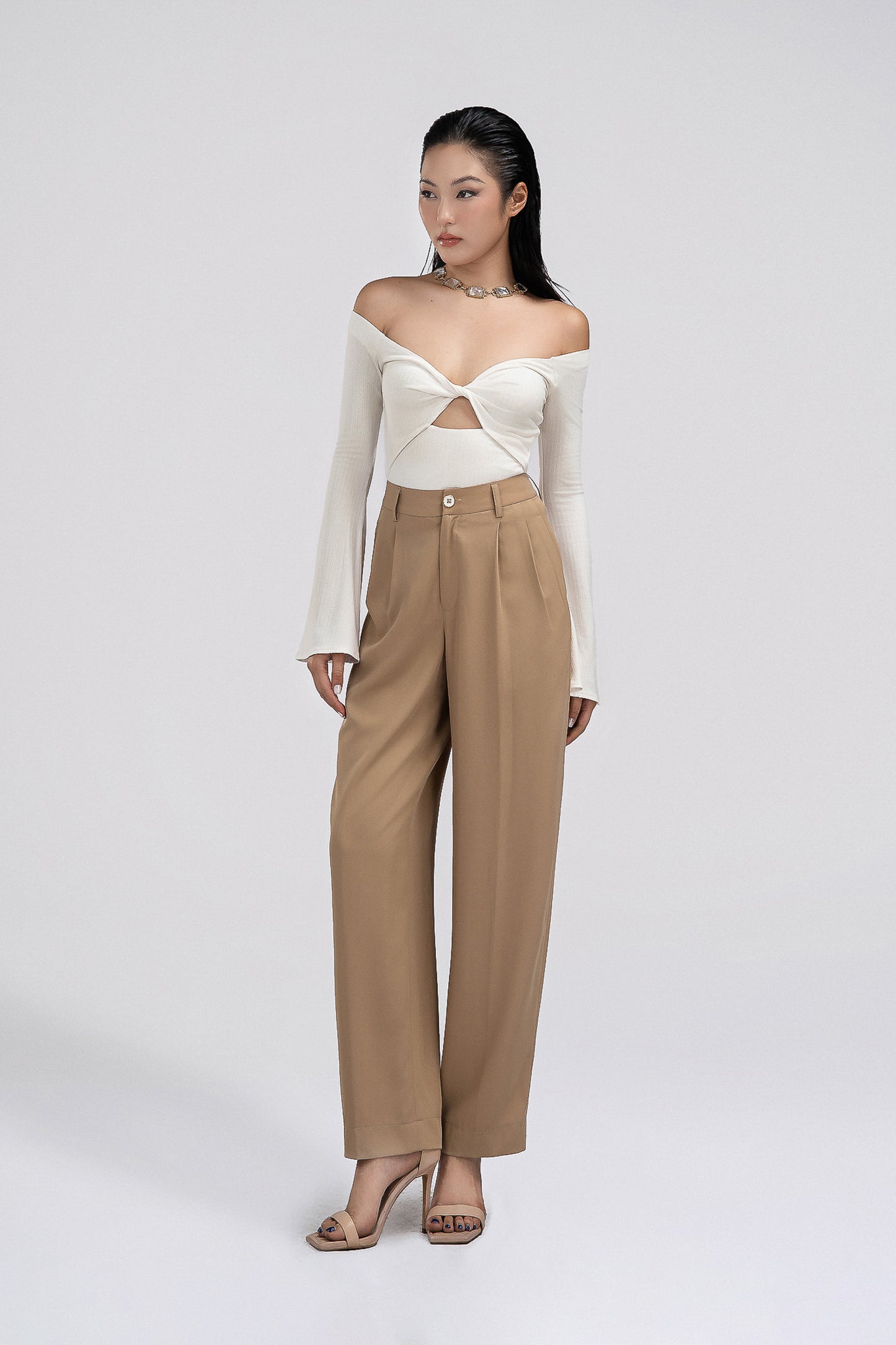 Pleated Petite Wide Leg Pants in Beige
