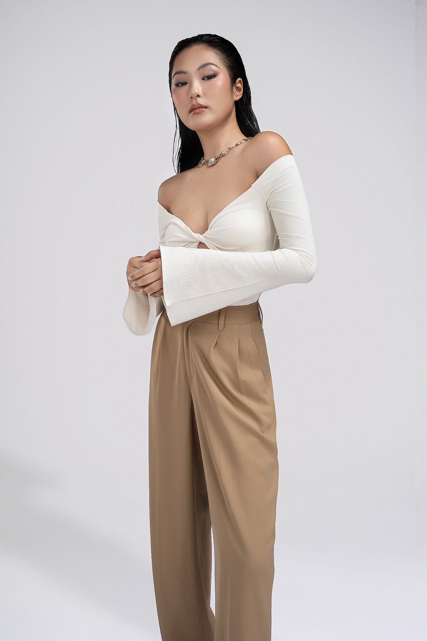 Pleated Petite Wide Leg Pants in Beige
